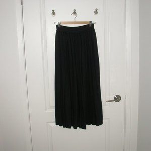 Black Dirndle Knit Midi Skirt